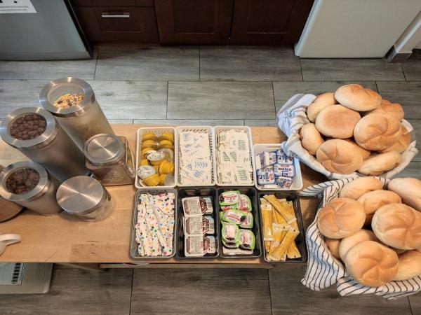 Hostel Helvetia - PRIVATE ROOMS in CITY CENTER and OLD TOWN : photo 9 de la chambre lit dans dortoir pour 8 personnes