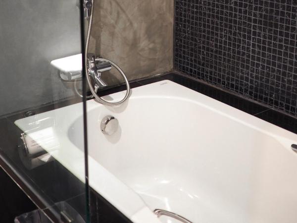 NAI YA Hotel -SHA Extra Plus : photo 9 de la chambre chambre double deluxe avec baignoire