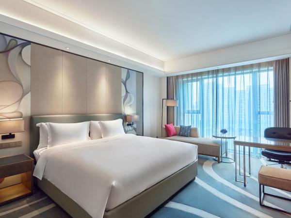 Crowne Plaza Hangzhou Qiantang - The subway can reach the West Lake scenic area as well as the airport and high-speed rail station, adjacent to Jinsha Lake and Longfor paradise walk : photo 1 de la chambre chambre lit king-size standard