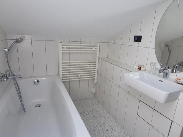 Boutique hotel Lili : photo 5 de la chambre chambre double Économique (sous les combles)