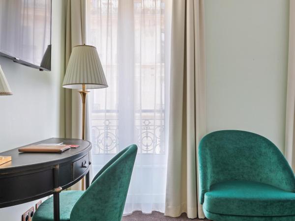 Hôtel de Sèvres : photo 9 de la chambre chambre double ou lits jumeaux supérieure