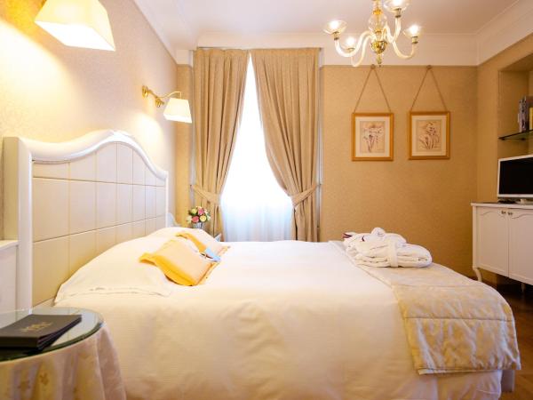 Hotel Mercure Milano Centro : photo 8 de la chambre chambre double supérieure avec vue - non-fumeurs