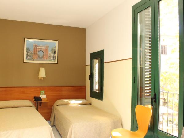El Jardi : photo 8 de la chambre chambre lits jumeaux avec balcon