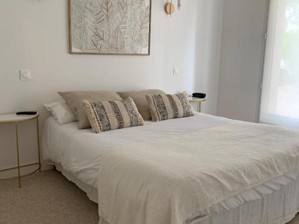 Hotel La Licorne : photo 1 de la chambre chambre double - accessible aux personnes à mobilité réduite