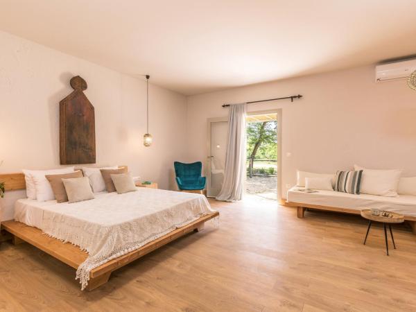 Luna Inn B&B : photo 3 de la chambre chambre double - vue sur jardin