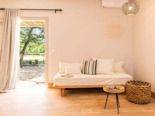 Luna Inn B&B : photo 4 de la chambre chambre double - vue sur jardin