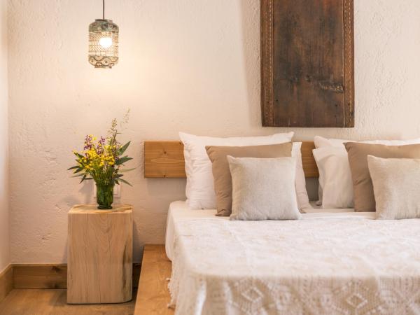 Luna Inn B&B : photo 5 de la chambre chambre double - vue sur jardin