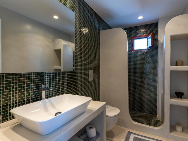 Anamnesis City Spa : photo 1 de la chambre chambre triple de luxe avec bain à remous