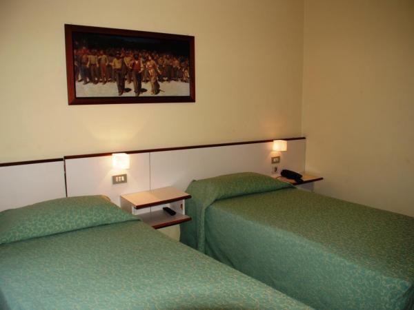 Hotel Boston : photo 6 de la chambre chambre lits jumeaux