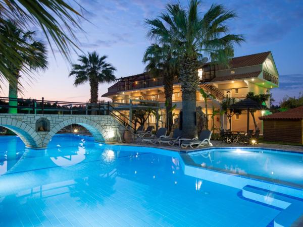 Villa Elia Resort : photo 1 de la chambre studio près de la piscine