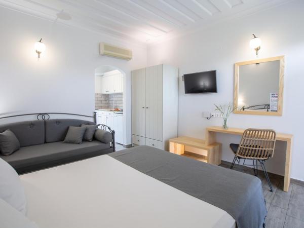 Villa Elia Resort : photo 3 de la chambre studio près de la piscine