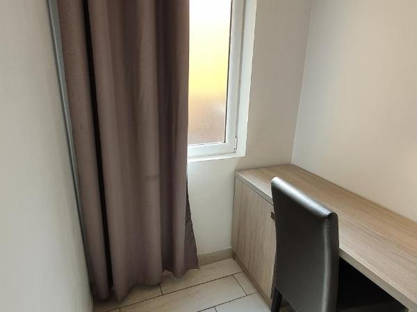 Hôtel Port Beach : photo 6 de la chambre chambre double rez-de-chaussée - accessible aux personnes à mobilité réduite