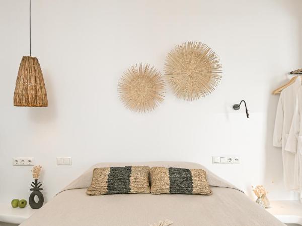 Naxos Blue Sky : photo 4 de la chambre chambre lit queen-size avec baignoire spa