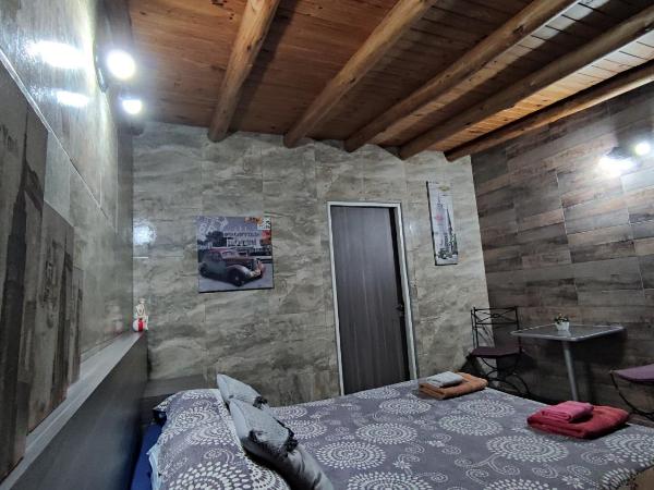 Hostel Ruca Potu : photo 7 de la chambre chambre double avec salle de bains privative