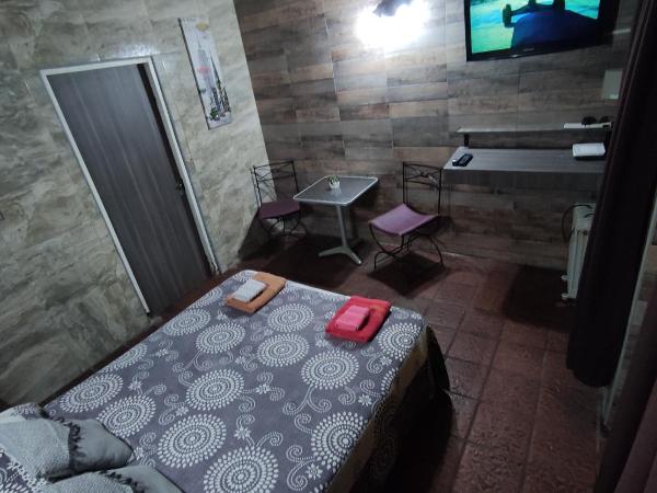 Hostel Ruca Potu : photo 6 de la chambre chambre double avec salle de bains privative
