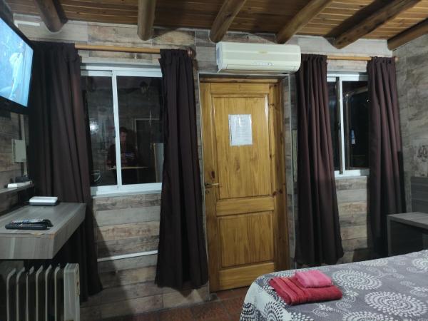 Hostel Ruca Potu : photo 10 de la chambre chambre double avec salle de bains privative