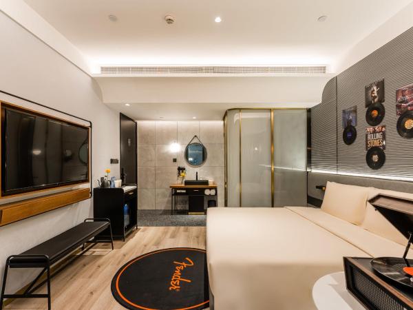 Atour Light Music Hotel Suzhou Panmen Ancient Canal : photo 3 de la chambre double room with music theme