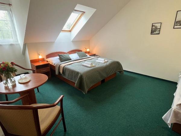 Golf Hotel Karolina : photo 1 de la chambre chambre triple