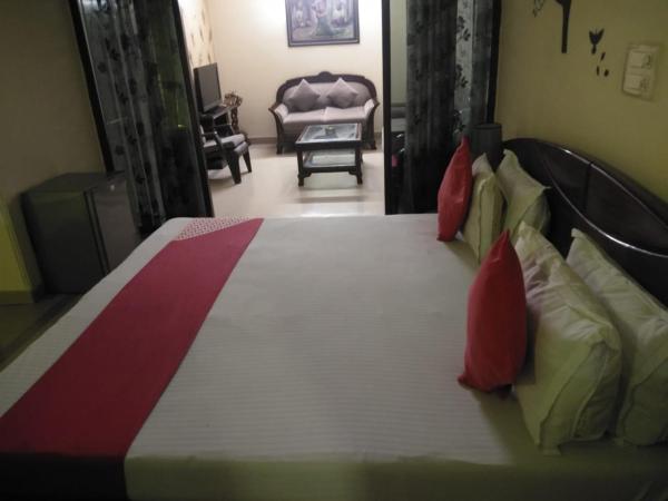 Hotel Home Stay Dwarka : photo 3 de la chambre suite familiale deluxe