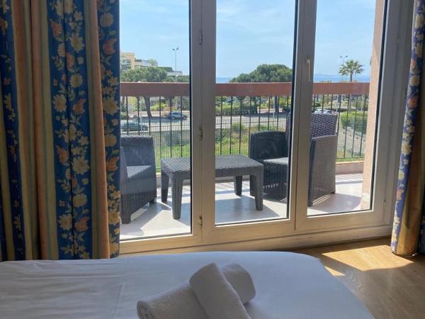 Resothel Le Gabian : photo 3 de la chambre chambre double confort avec balcon