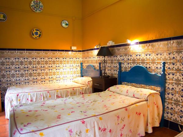 Pensión Santa María la Blanca : photo 6 de la chambre chambre lits jumeaux avec salle de bains privative
