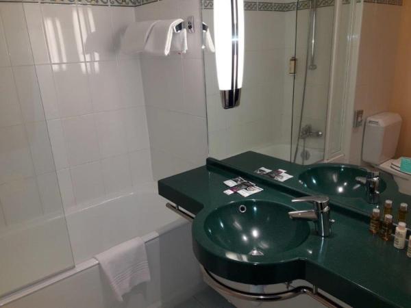 Mercure Rennes Centre Gare : photo 1 de la chambre chambre standard avec 1 lit double