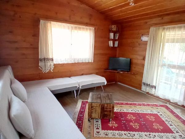 DefneWoodHome : photo 7 de la chambre appartement - vue sur jardin