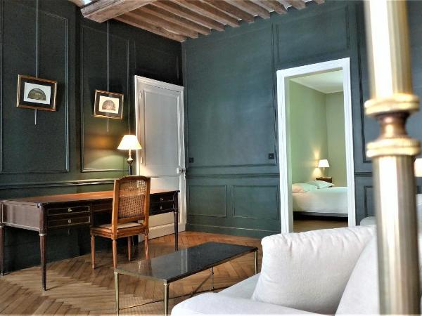 Les chambres de l'Abbaye : photo 6 de la chambre suite - vue sur jardin