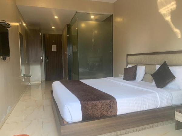 Hotel Merakee - Near Dahisar Mira Road Mumbai : photo 7 de la chambre chambre double deluxe avec balcon