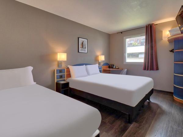 Kyriad Anglet - Biarritz : photo 2 de la chambre chambre triple