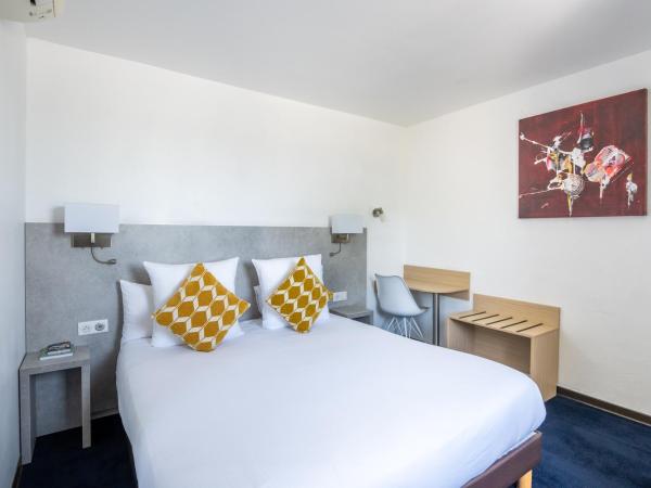 Hôtel Restaurant Le Clos Fleuri : photo 10 de la chambre chambre double privilège