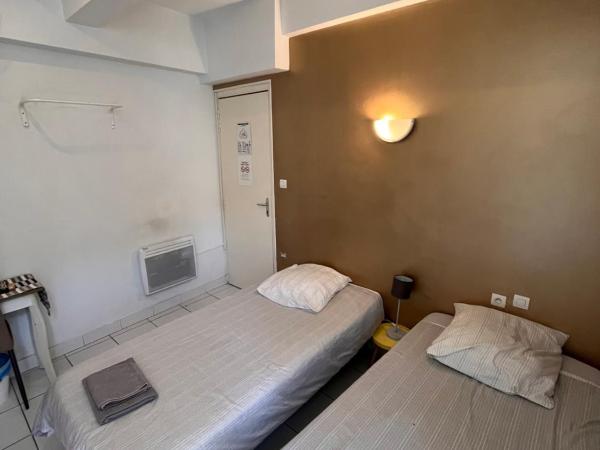 Hotel California : photo 1 de la chambre chambre lits jumeaux standard avec salle de bains