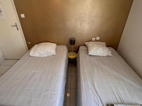 Hotel California : photo 4 de la chambre chambre lits jumeaux standard avec salle de bains