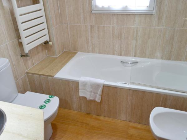 Hotel Alda Centro Oviedo : photo 5 de la chambre chambre supérieure lit queen-size