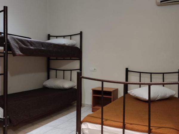 Elite Hotel : photo 2 de la chambre chambre triple