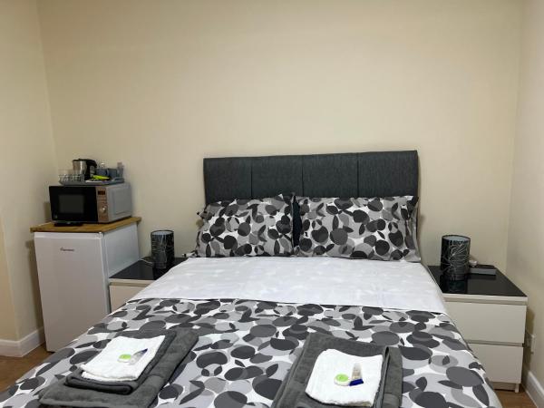 North West Lodge Guest House : photo 2 de la chambre chambre double avec salle de bains privative