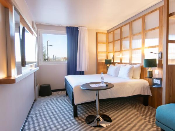 Ibis Styles St Etienne - Gare Chateaucreux : photo 6 de la chambre chambre standard avec lit double et canapé-lit