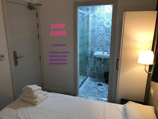 Hotel Boutique Centro BBB Auto check in : photo 2 de la chambre petite chambre double intérieure