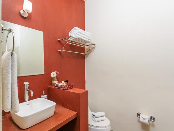 Art 57 Hotel - Adults Only : photo 6 de la chambre chambre standard lit queen-size