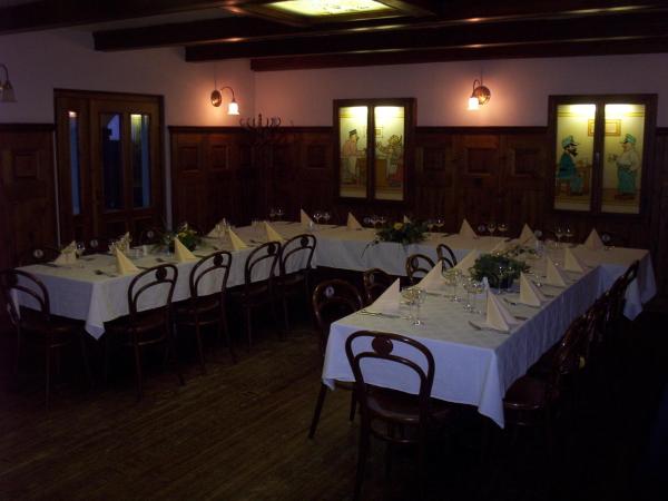 Restaurant Švejk a Pension Brno : photo 5 de la chambre chambre double ou lits jumeaux