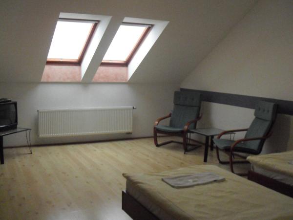 Restaurant Švejk a Pension Brno : photo 6 de la chambre chambre double ou lits jumeaux