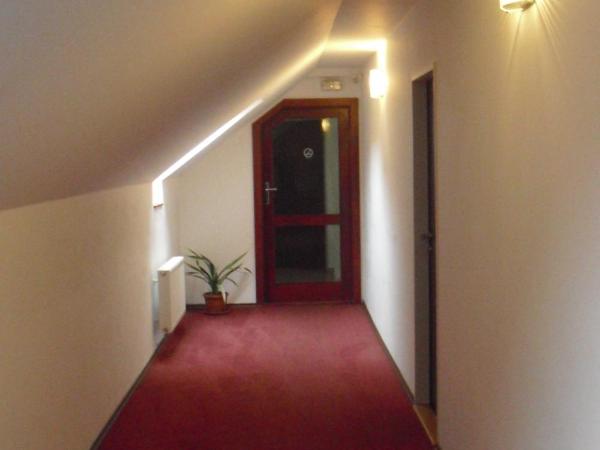 Restaurant Švejk a Pension Brno : photo 7 de la chambre chambre double ou lits jumeaux