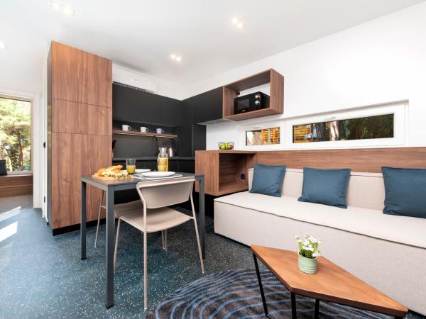 Porton Nature Hideouts : photo 3 de la chambre maison de vacances pour couples avec piscine