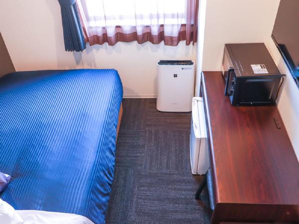 HOTEL LiVEMAX Chiba Minato Eki-mae : photo 2 de la chambre chambre double avec petit lit double - non-fumeurs