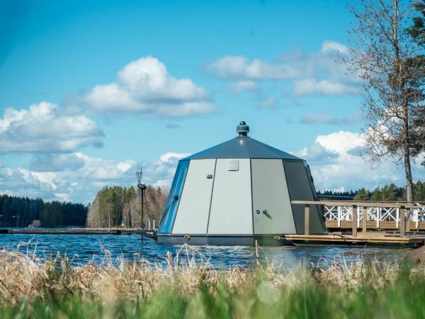 Spa Hotel Kunnonpaikka : photo 8 de la chambre igloo boat suite with spa access