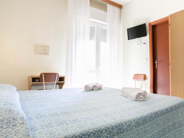 Hotel Ischia : photo 2 de la chambre chambre quadruple avec balcon 
