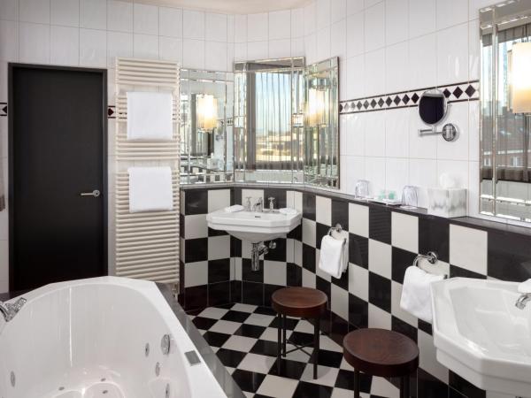 Hotel Victoria : photo 6 de la chambre chambre familiale