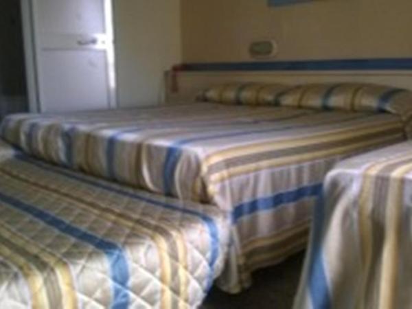 Hotel Moderno : photo 4 de la chambre chambre quadruple