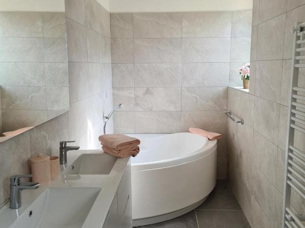 La Maison Thimadaise : photo 3 de la chambre chambre quadruple deluxe