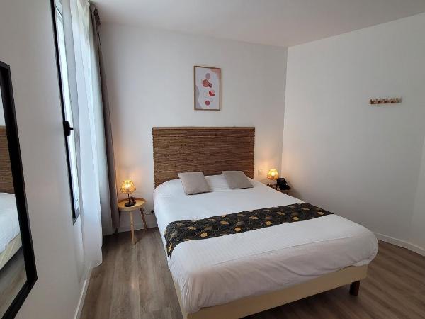 Le Relais du Valois Cognac Centre : photo 2 de la chambre chambre triple classique